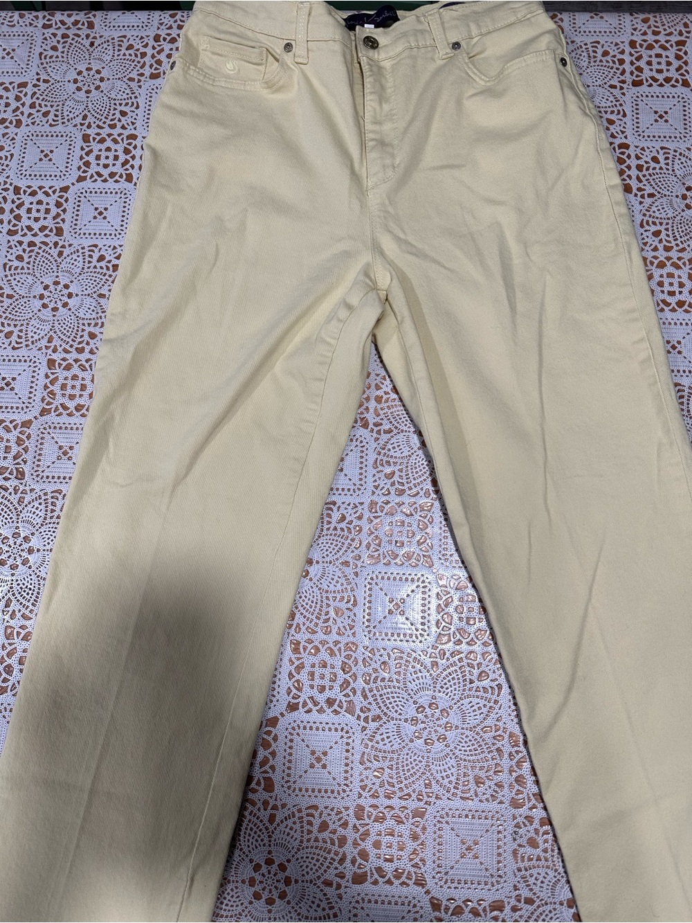 Gloria Vanderbilt Amanda Womens Size 10 Butter Yellow Straight Leg Stretch Pants
